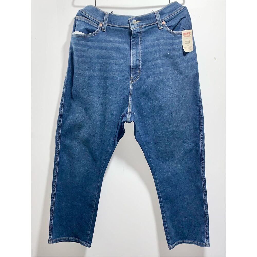 Signature Levi Strauss Women’s High Straight Leg Med Wash Jeans S:22